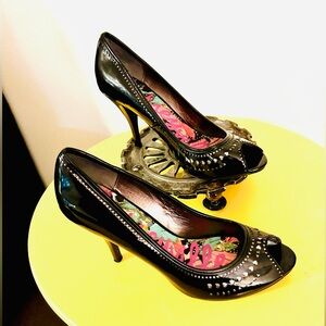 Betsey  Johnson  Black patent  peep toe  Heels